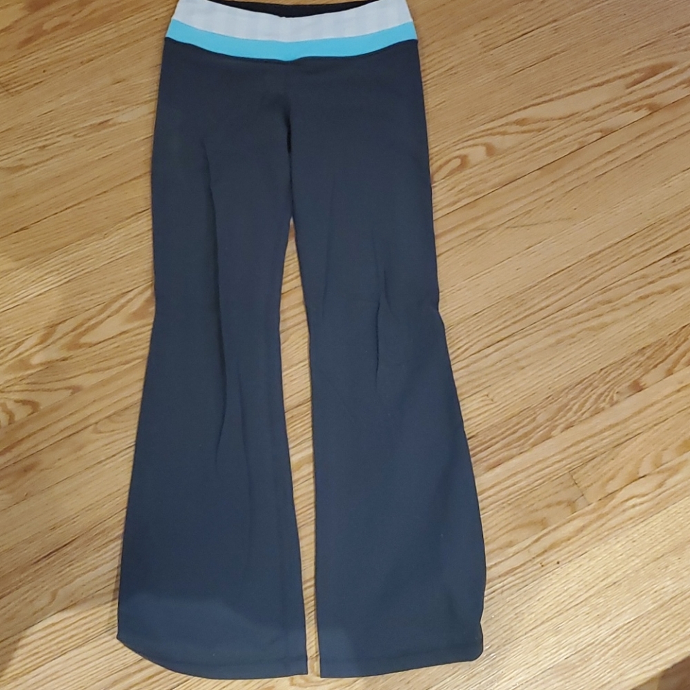 Lululemon flared leggings size 6